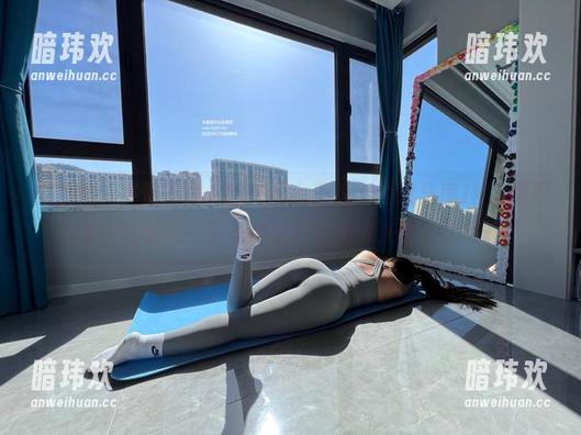 120斤的小王同学 微密圈 - 免费下载120斤的小王同学的双马尾JK,要不要我也试着扎一下马尾呢?不过谁来帮我拍照啊?