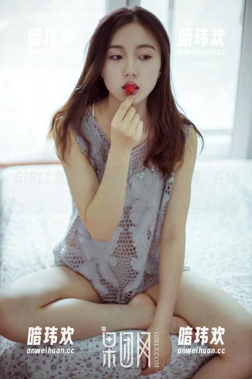 GIRLT果团网 - 莫雅淇的肉丝合集，在线自拍也可以很随意。