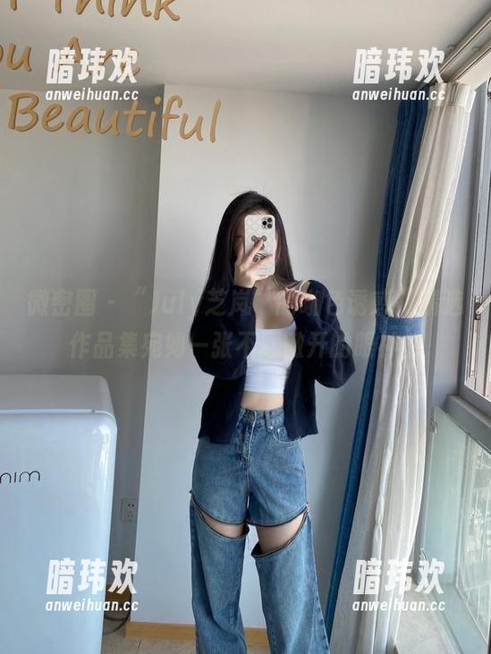 July芝岚 微密圈 - “July芝岚”的咖色诱惑,精选作品集宛如一张不愿撇开的眼神。