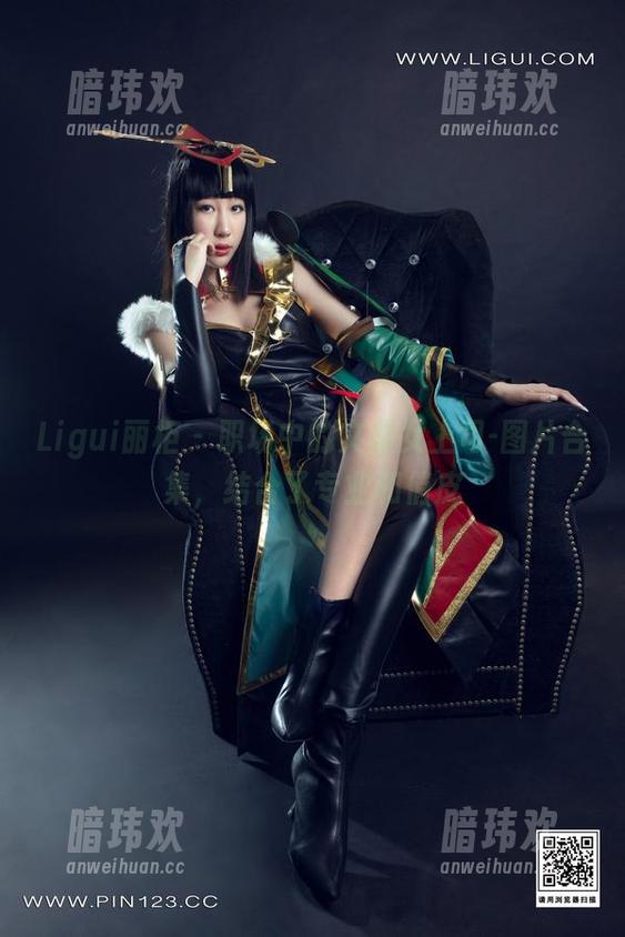 Ligui丽柜-文静 Ligui丽柜 - 职场中的文静女上司-图片合集,结合了专业和俏皮