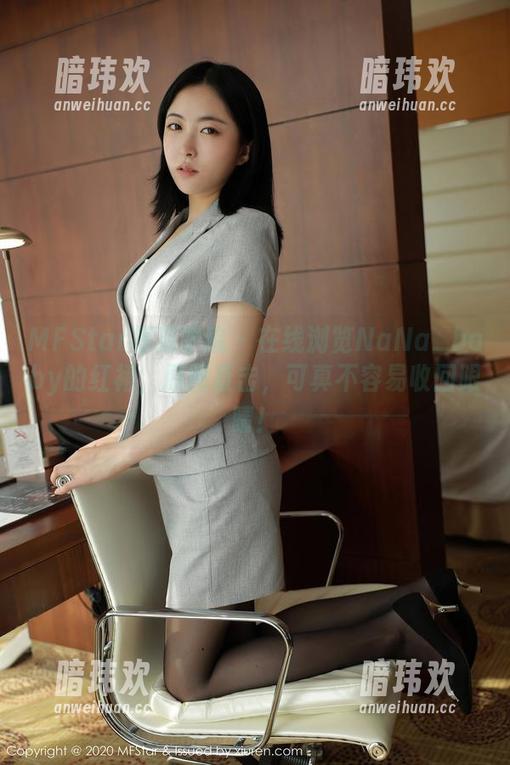 MFStar模范学院 - 在线浏览NaNa_baby的红裙，原图直击，可真不容易收回眼睛！