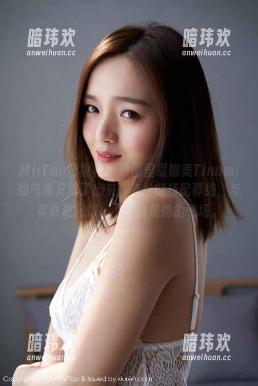 MiiTao蜜桃社-缇娜美Tinami MiiTao蜜桃社 - 原图里缇娜美Tinami的气质又飘了出来,灰丝的搭配真绝,与其说是配饰,不如说是她的气场。