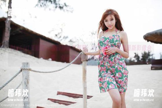 MyGirl美媛馆 - 校园探险不停歇：Carina绮里嘉最新影像合集，似乎连风都在窃窃私语