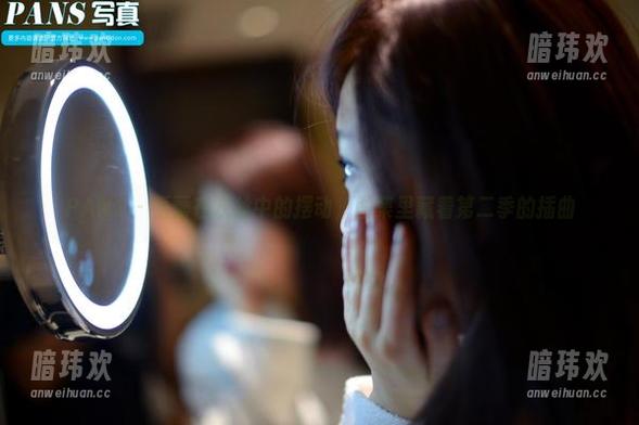 PANS - 蕾蕾在灰丝中的摆动，图集里藏着第二季的插曲