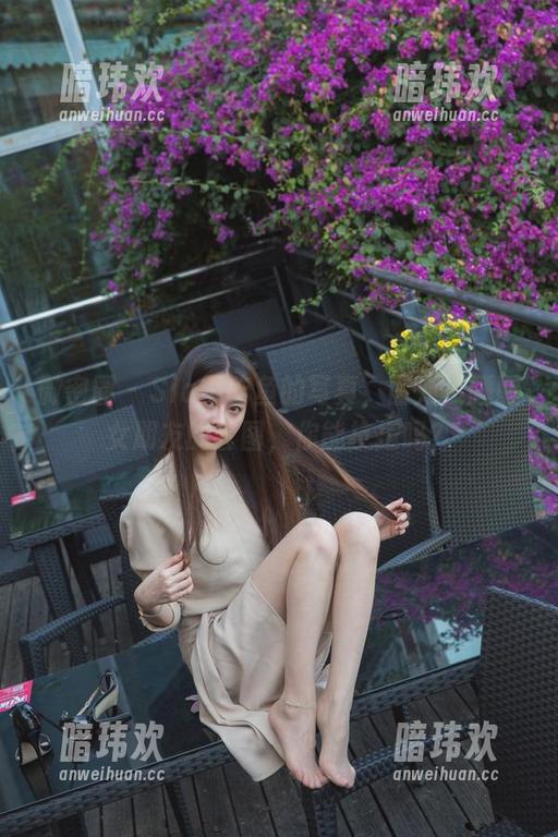 Sia不吃鱼 微密圈 - Sia不吃鱼的写真,面对没睡醒女朋友的套图,你能抗拒吗?