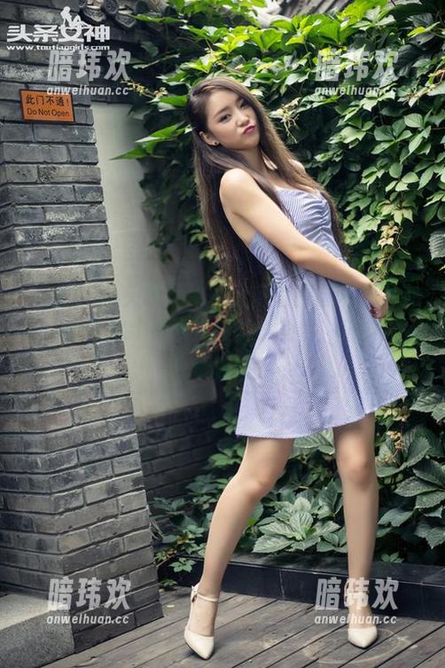 TouTiao头条女神 - 大蜜蜜的自拍原图来了，分享这个不太正经的小角度，你敢觉得自己也行？