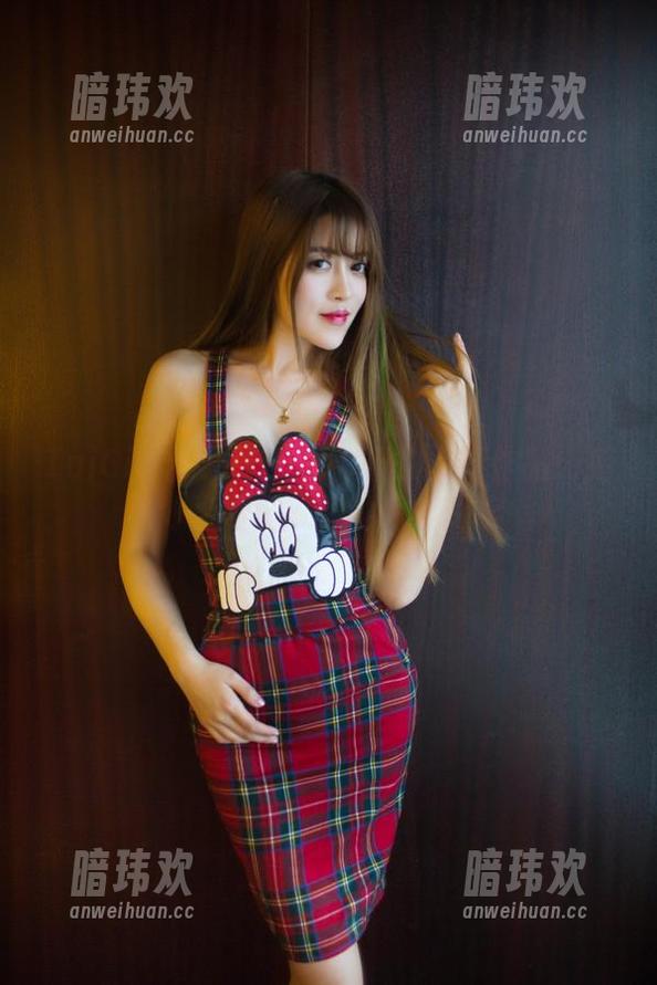 TuiGirl推女郎-李七喜 TuiGirl推女郎 - 李七喜的校园作品:免费体验她对校园的另类解读!