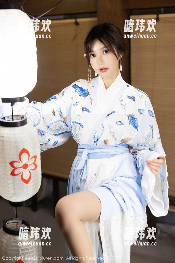 Xiuren秀人网 - Lovely璐璐旗袍图包：她敢穿，我也敢尝试，意外之美呀