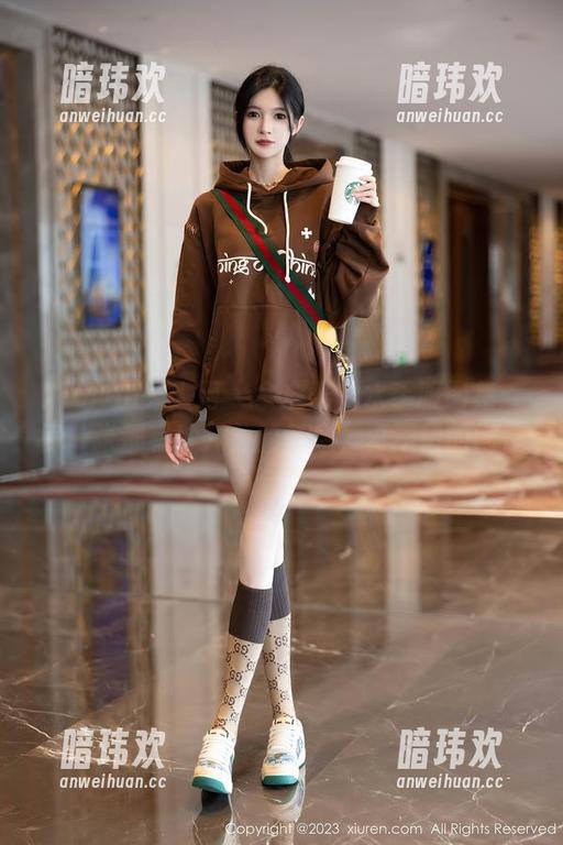 Xiuren秀人网 - 余虞酱的水手服图集：每一张都有种开放的气息，真不错的随性