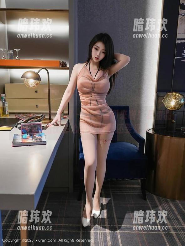 Xiuren秀人网 - 圣诞福利来啦！夏甜甜的原图比你心中的麋鹿还要迷人。