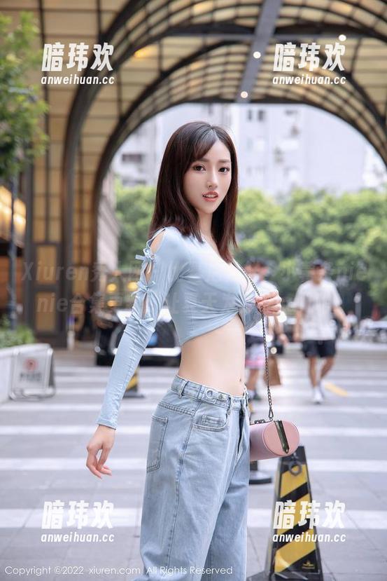 Xiuren秀人网 - 比基尼尝鲜，小薯条nienie合集更新：让夏天为我打call吧！