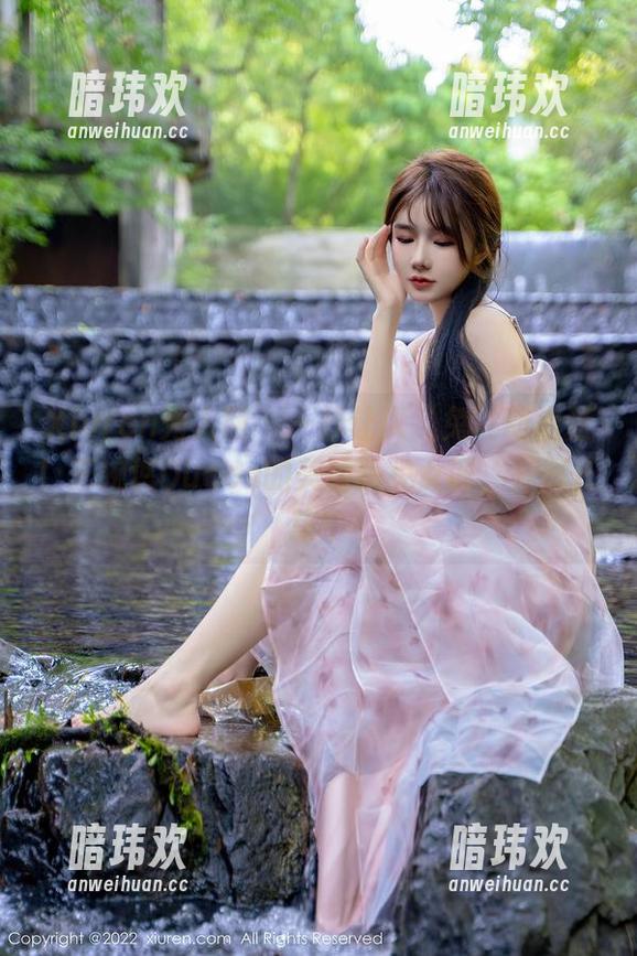 Xiuren秀人网 - 一秒让人‘兔’动心弦！王婉悠Queen的美图版兔女郎，默默长草中