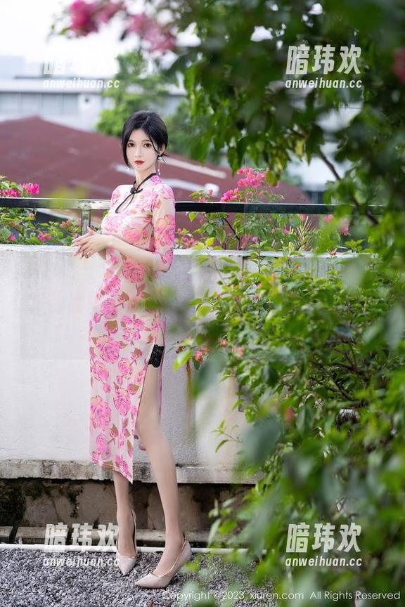 Xiuren秀人网-韩静安 Xiuren秀人网 - 最新写真集,看韩静安的蕾丝翘臀玉足,流口水的时候千万别喷屏哦!