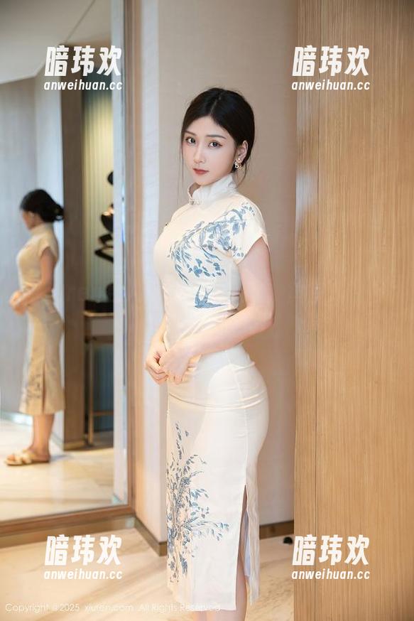 Xiuren秀人网 - 一秒入戏：黄密儿的在线修女高清大片