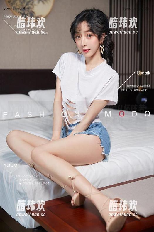 YouMi尤蜜荟 - 写真集资源里的H杯陈若初，毫不掩饰地浮现迷人与危险的纠缠。