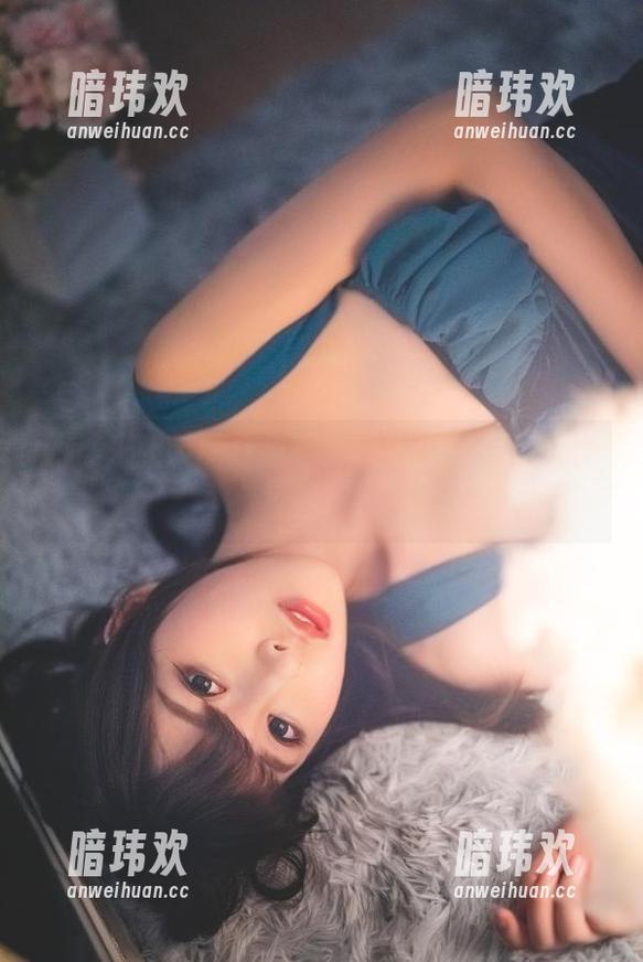 w黑米粥w的白色写真，这个配色你从没见过吧？