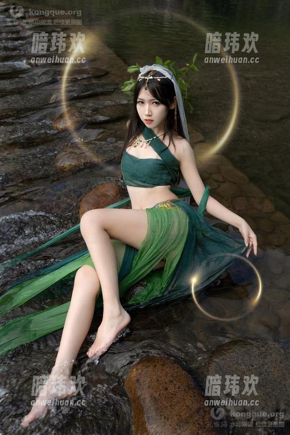 不呆猫视线下的YOUMI尤蜜：作品竟然是盛夏里的水上狂欢？