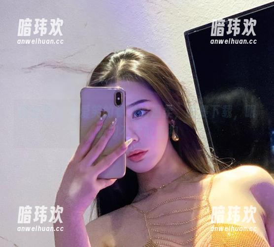 微密圈 - 不爱笑的赛琳的温柔，图集下载，眼睛却不太敢直视