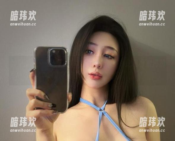 微密圈 - 一组最新图片，不爱笑的赛琳把私有浪漫拉进了某个不设防的地方