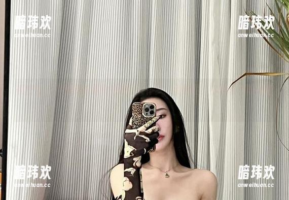 微密圈 - 不爱笑的赛琳的奶牛女仆梦：看原图，你还敢不敢再瞄一眼？