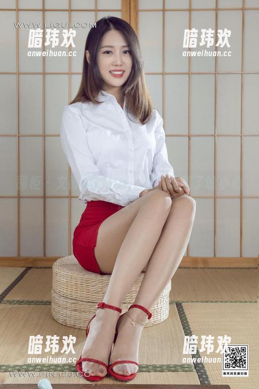 丽柜 - 文静那身和服，套图里藏了啥小心思？
