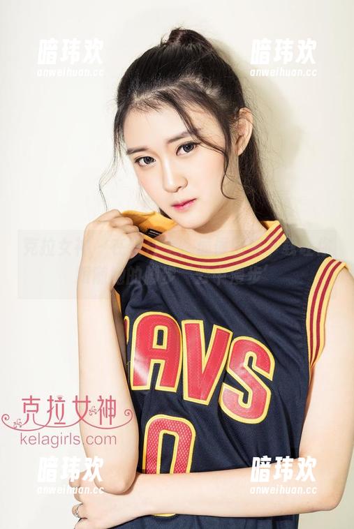 克拉女神 - 在天台上，僮僮图集下载让你跟随她的脚步‘云中漫步’
