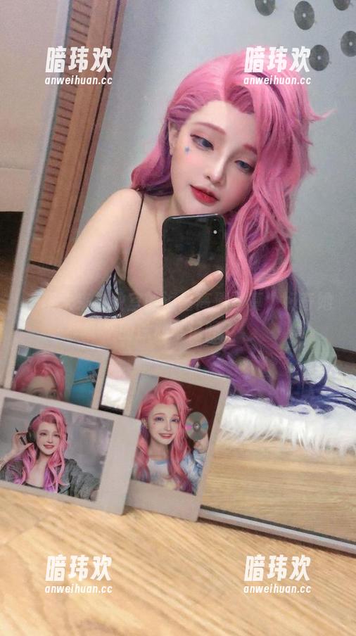 千夜未来与教室的海量高清写真，好奇她的涂鸦笔记吗？