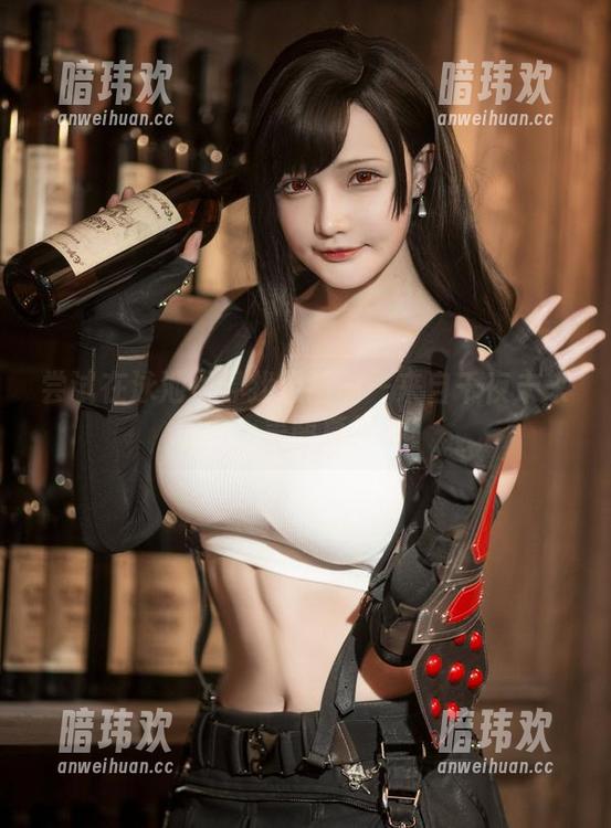 尝试在泳池里寻找灵感——来自千夜未来的cos美图真又妙！