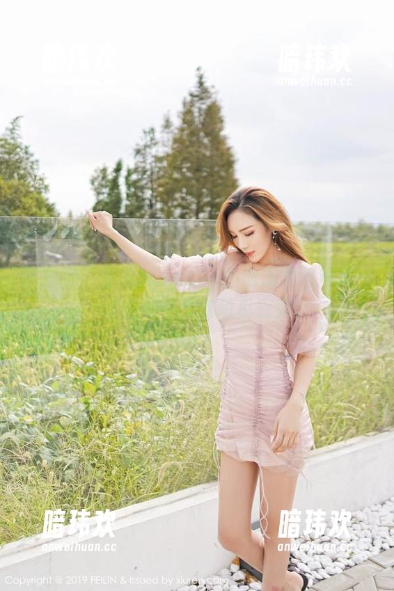 嗲囡囡 - 芷儿Momoko的制服角色扮演：一场高清图集的随机应变。