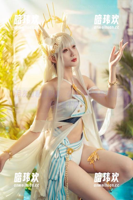 如月灰的私房影像，少女们的气息在镜头前摇曳不定。