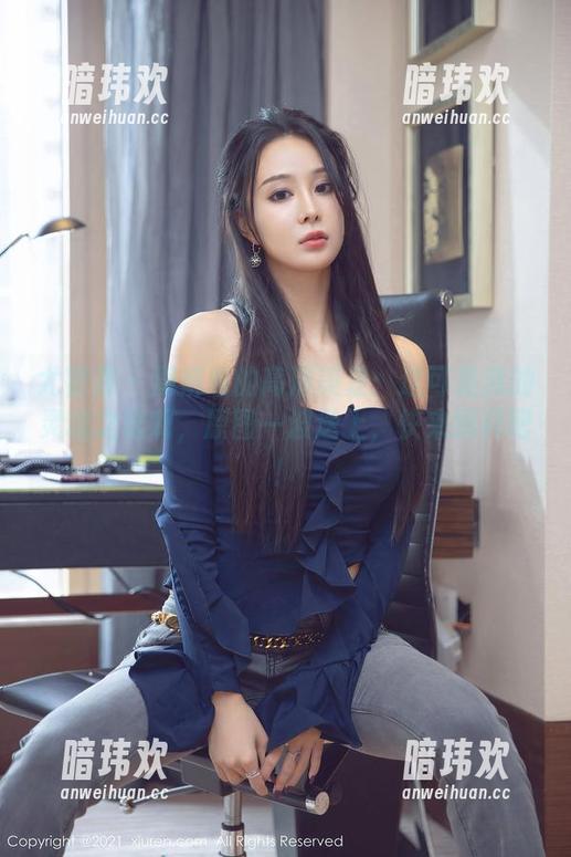 尤蜜荟 - 周妍希的高清美足：这可是我的灵魂之鞋啊，原图一波送上，快来膜拜吧！
