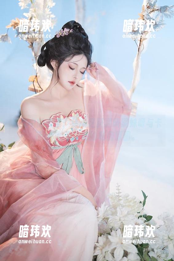 混乱中的美学：星澜是澜澜叫澜妹呀与卡莲·休妲菲尔特的私房原图。