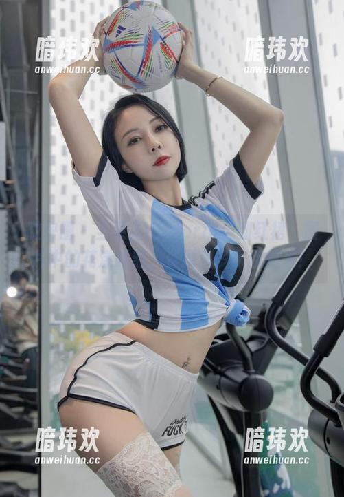 微密圈 - 当果儿Victoria遇到红裙，图片中的花漾时刻，资源里多了点阳光！