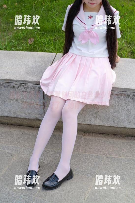最新写真集：森萝财团的白丝美少女——我已经想好了，她肯定爱吃糖！