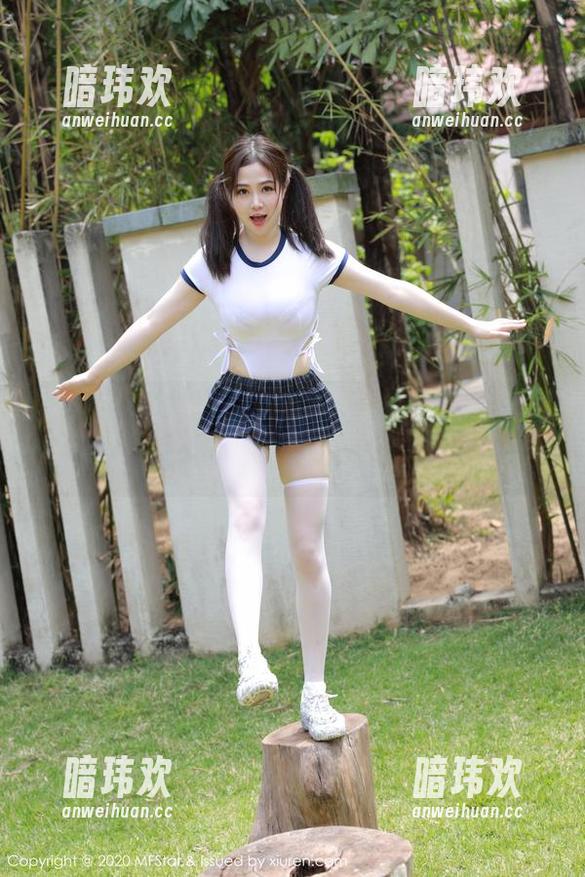 模范学院-艾莉Evelyn 模范学院 - 艾莉Evelyn的图库,女王的气场可真强啊,已经被征服了!