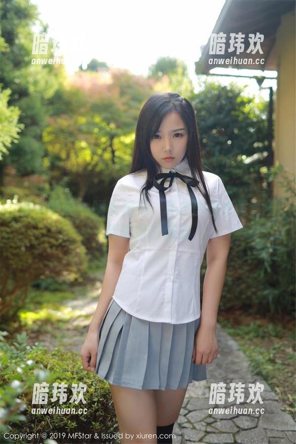 模范学院 - 睡衣相伴，私房图包中竟藏着薛琪琪的俏皮