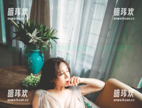樱晚gigi的图包，混合着私拍的情绪，落日下的那种时光……唔，很好。
