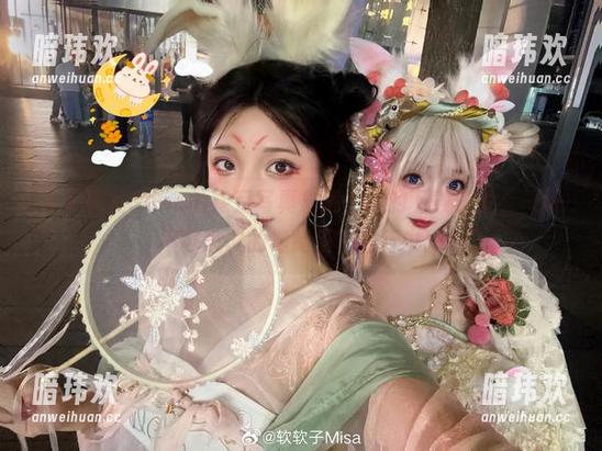 特软儿Sona 当特软儿Sona的裸足写真集遇上你的下载速度,一场不可思议的慢跑正在进行中!