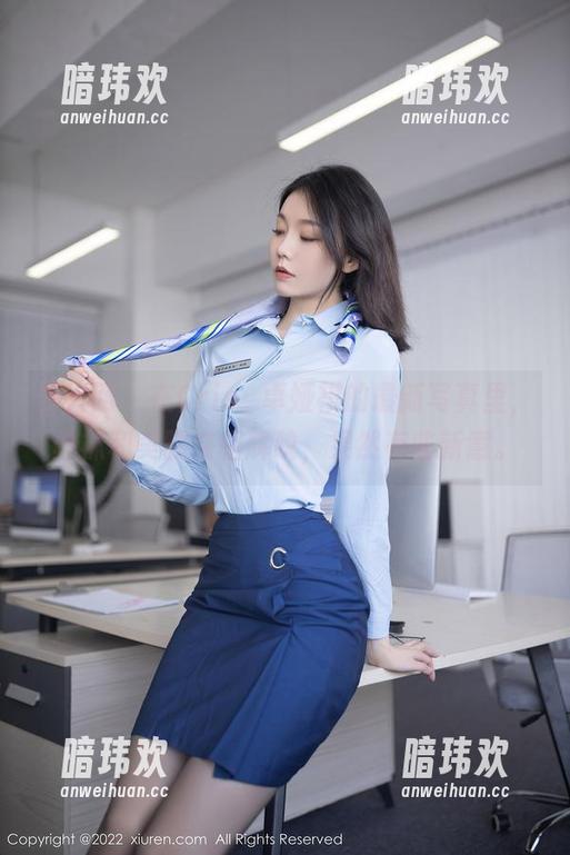 秀人网 - 在Cris_卓娅祺的最新写真里，丝袜和美腿交相辉映，果然有些新意。