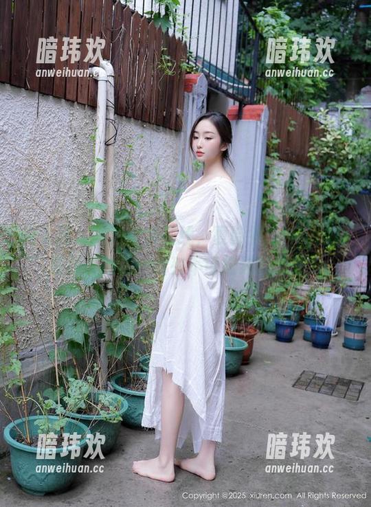 秀人网 - 高清图集在线，夏诗雯Sally的校服照引发的一系列不可描述的遐想...