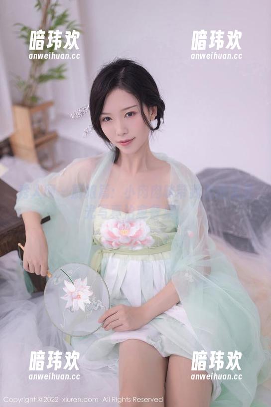 秀人网-小肉肉咪 秀人网 - 厨娘篇:小肉肉咪带我走进无圣光写真治愈餐桌!
