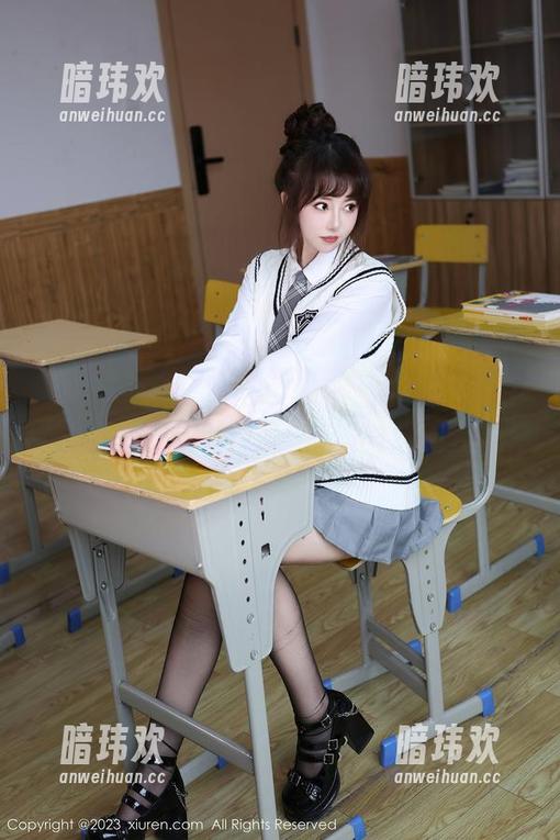 秀人网 - 美桃酱的制服，合集其实是个超级错觉！成立了没有？