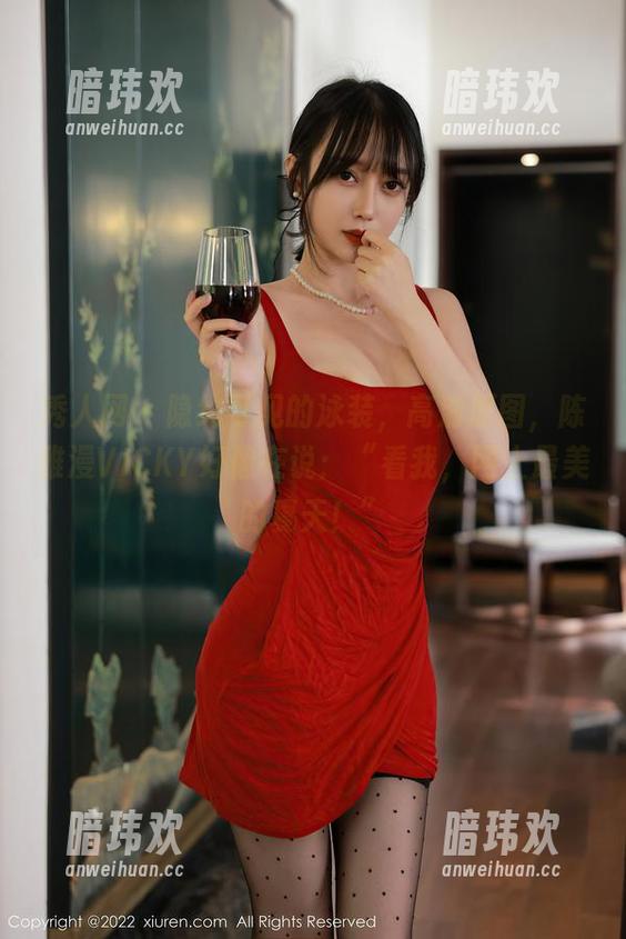 秀人网 - 隐约可见的泳装，高清原图，陈雅漫VICKY好像在说：“看我，网上最美的夏天！”
