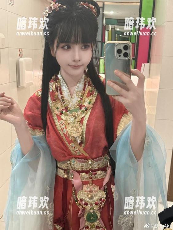 打开秋山AkI的秋之恋：美图海量，下载速度快到飞起！