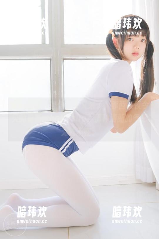 稚乖画册-赤西夜夜 稚乖画册 - 吉他少女又来了,赤西夜夜今天的更新what’sup?那种清新的气息无处不在。