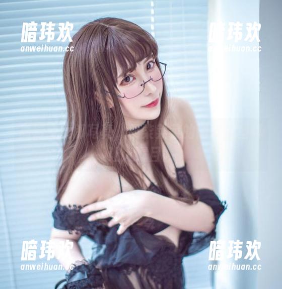 高清兔女郎写真，翎柒菜菜的调皮造型真让人瞩目。