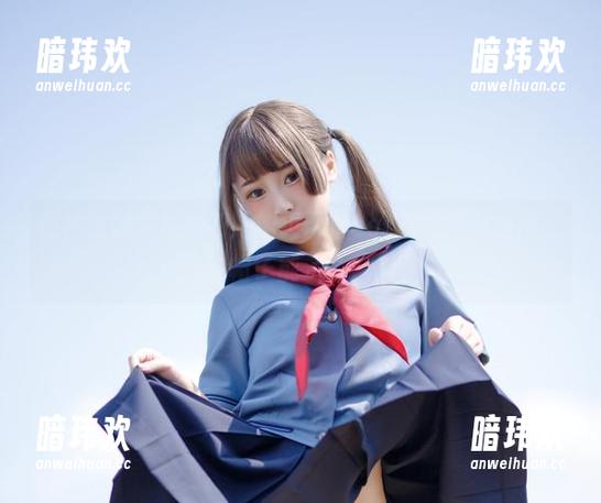 胡桃喵 图片里的胡桃喵和她的贝雷帽cos——我只想问,帽子能多大?