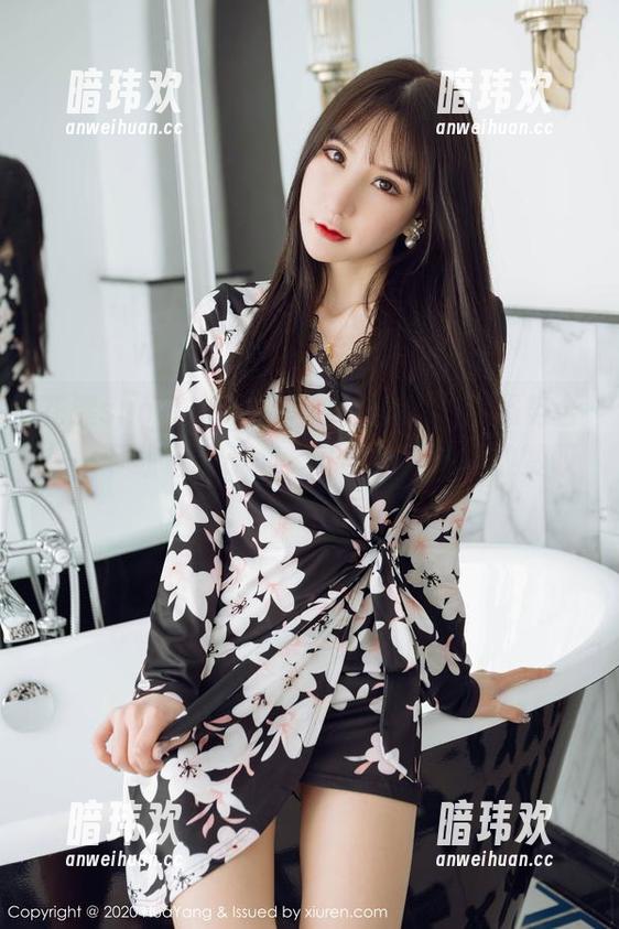 花漾show - 尤妮丝egg清纯图包强势合体，下载后请小心，可能会引发无数赞叹与羡慕。