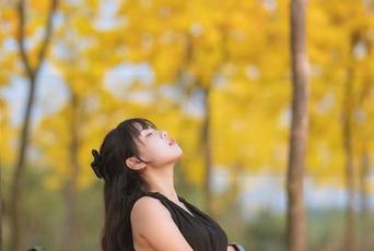 在萌芽儿o0的女王写真中找寻属于你的那份摇摆