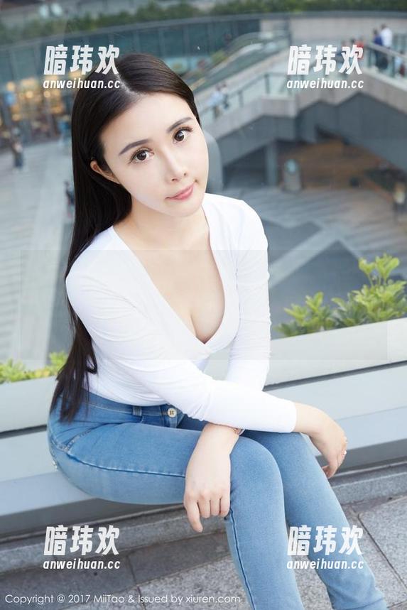 蜜桃社 - 小魔女lily的丝袜写真，让我意识到，其实细节真的很重要，嗯……得停下多想想。
